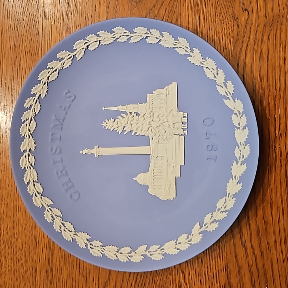1970 WEDGWOOD BLUE JASPER Trafalgar Square Collector Holiday Plate Vintage